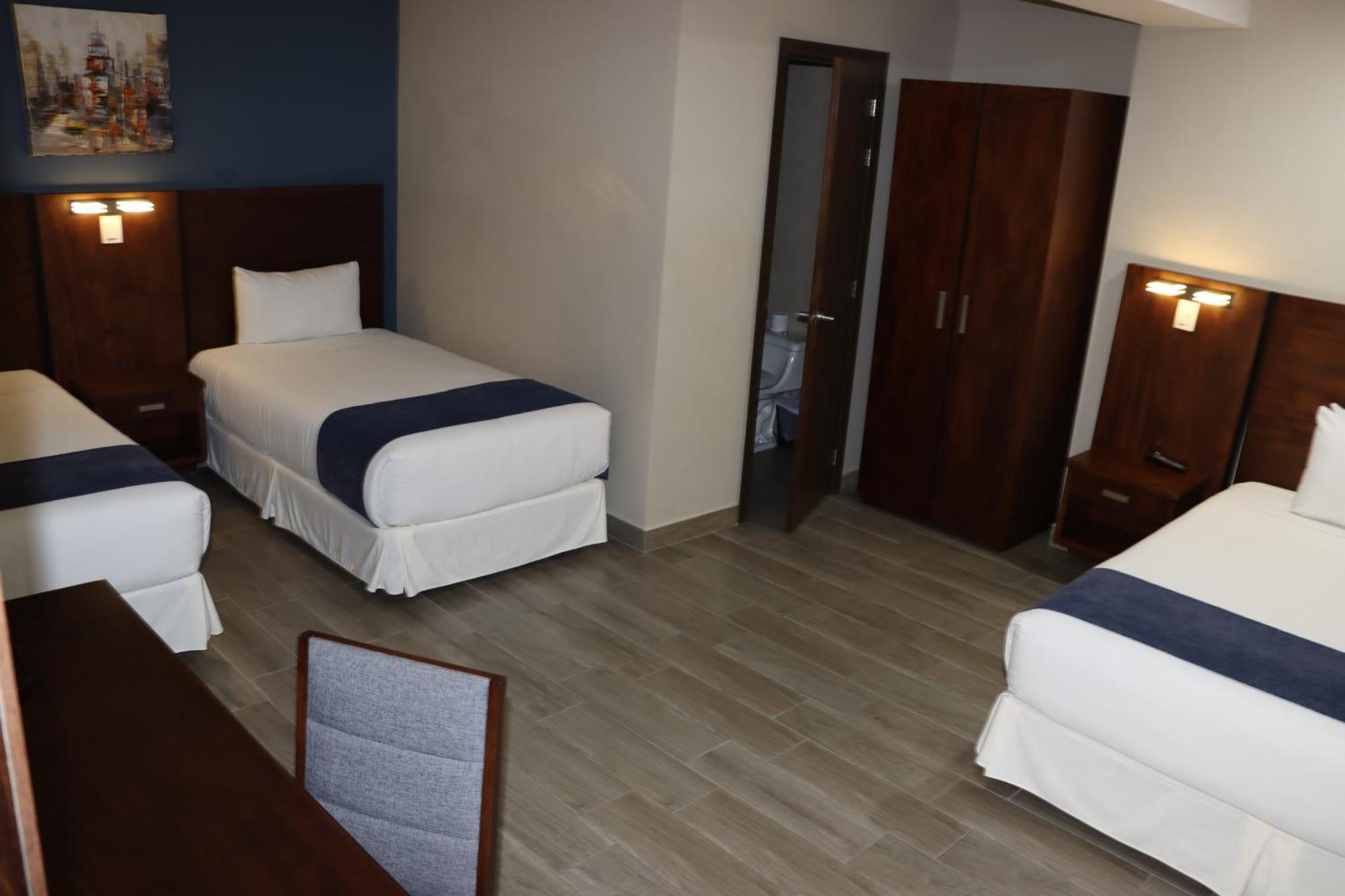 Hotel San Agustin Plaza Latacunga Exterior photo