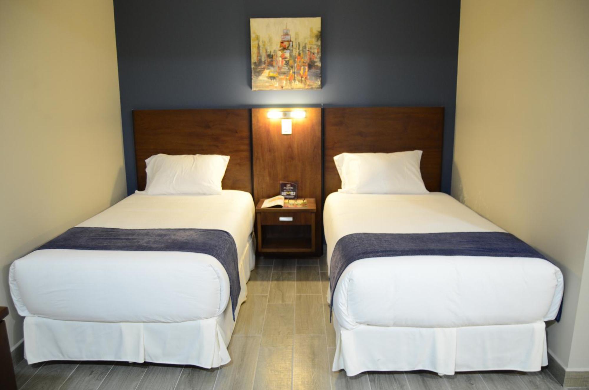 Hotel San Agustin Plaza Latacunga Exterior photo
